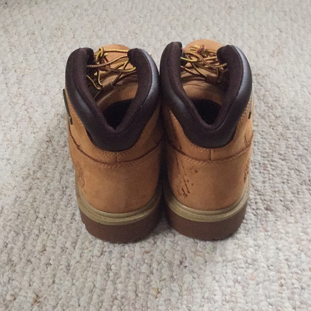 Timberlands - Picture 2 of 5